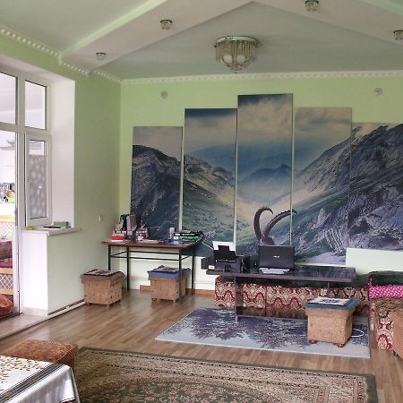 Hostel Visit Osh Bagian luar foto