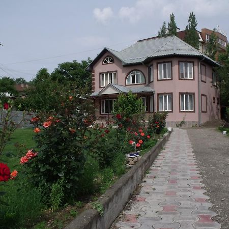 Hostel Visit Osh Bagian luar foto