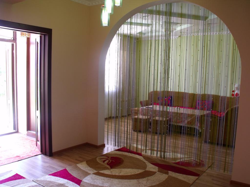 Hostel Visit Osh Bagian luar foto