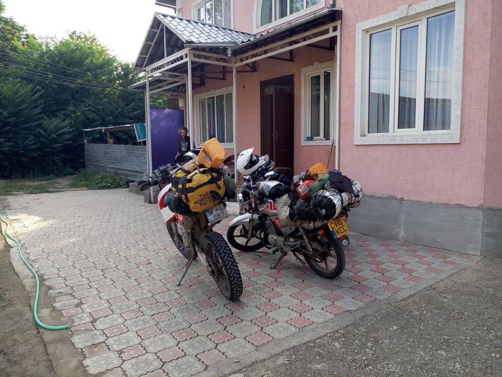 Hostel Visit Osh Bagian luar foto