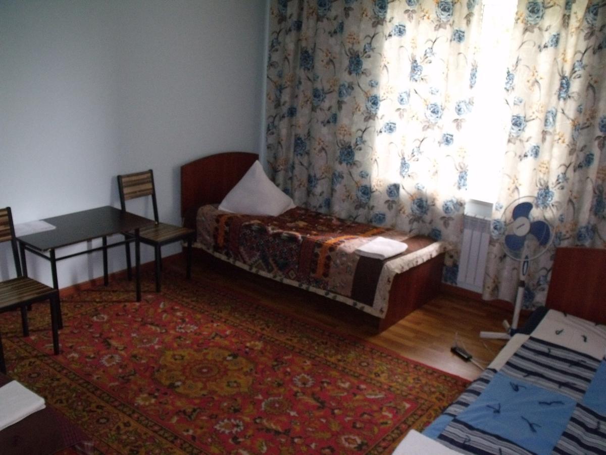 Hostel Visit Osh Bagian luar foto