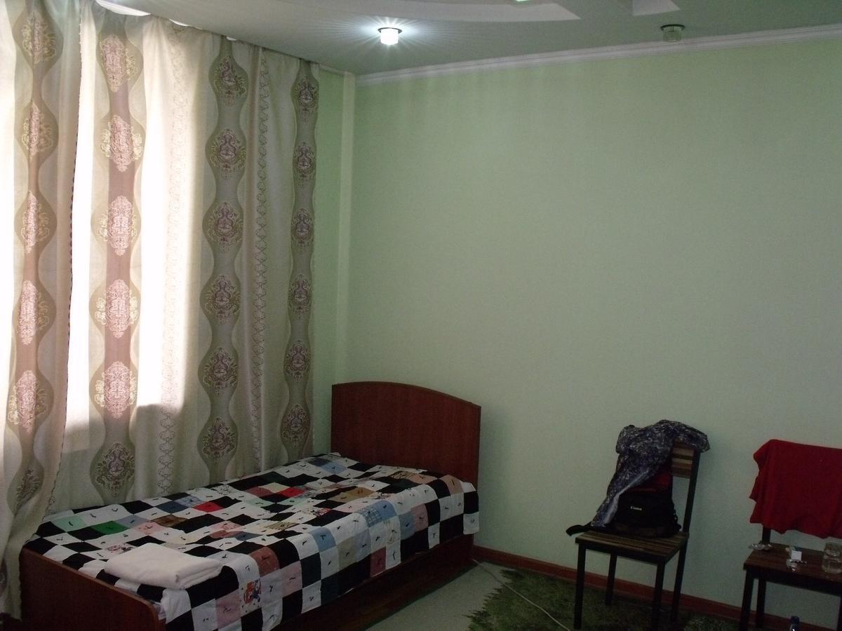 Hostel Visit Osh Bagian luar foto