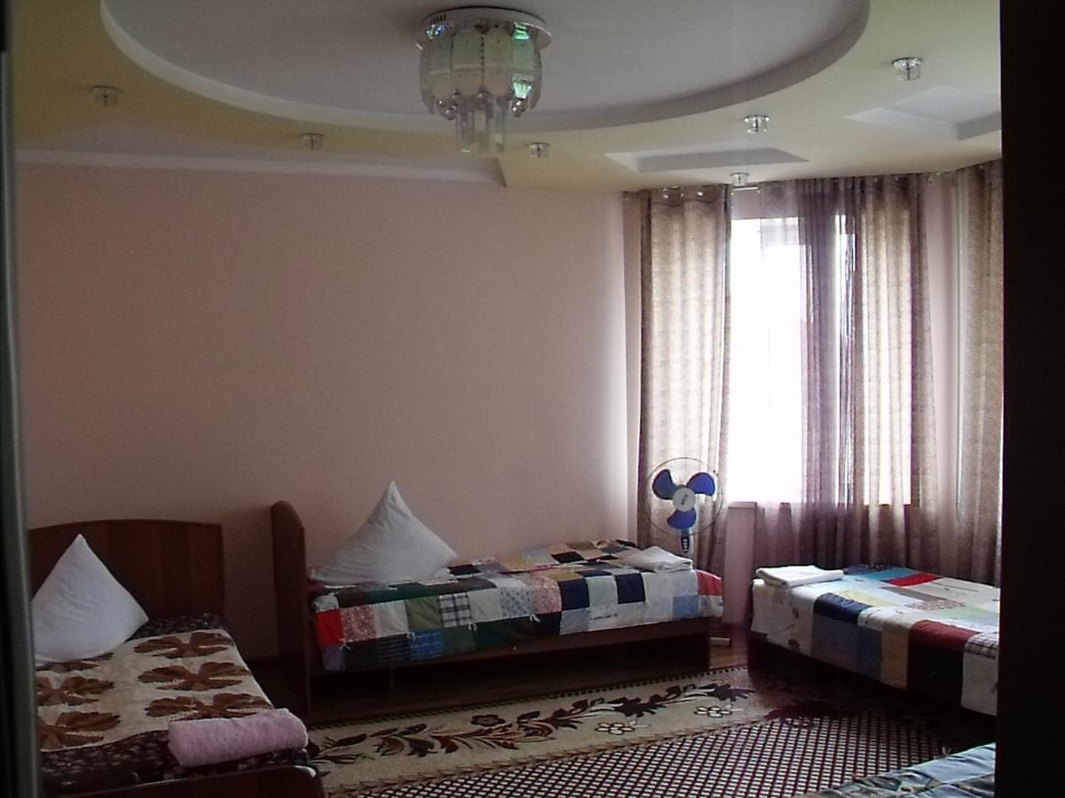 Hostel Visit Osh Bagian luar foto