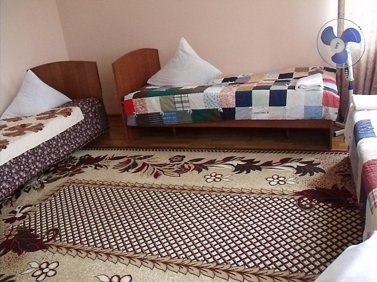 Hostel Visit Osh Bagian luar foto