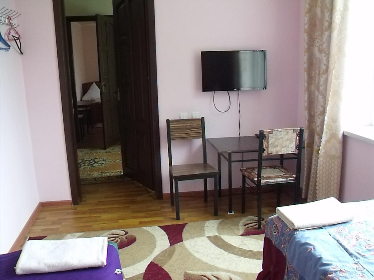 Hostel Visit Osh Bagian luar foto